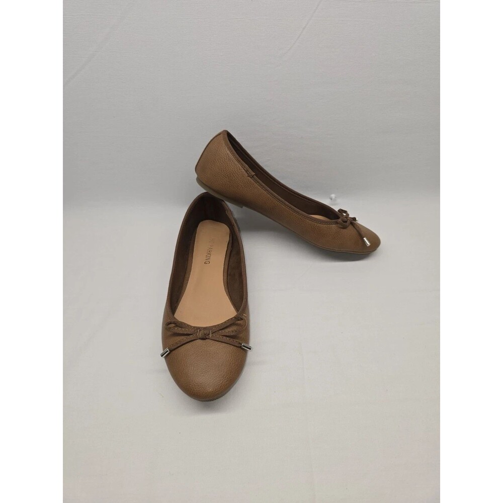 Parking is not allowed. Gray velvet dancers size 8.